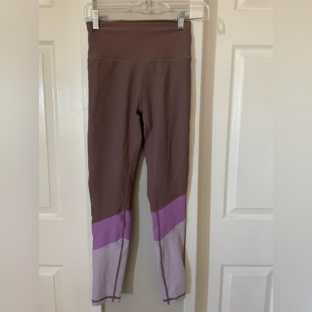 NWT Wilo Color Block Mauve 7/8 Size Small